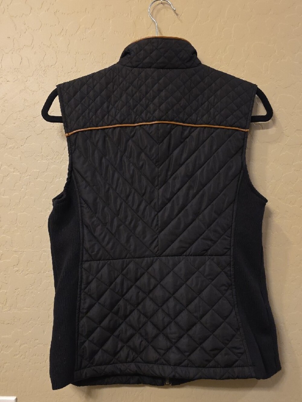 NWOT G.H. Bass quilted Puffer Vest - Picture 3 of 3